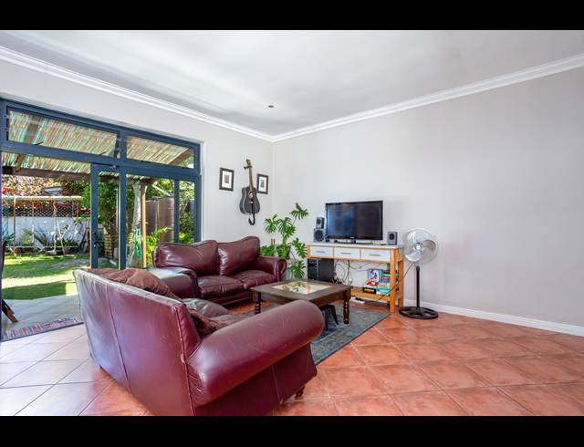 3 BEDROOM HOUSE SOLD IN HARFIELD VILLAGE